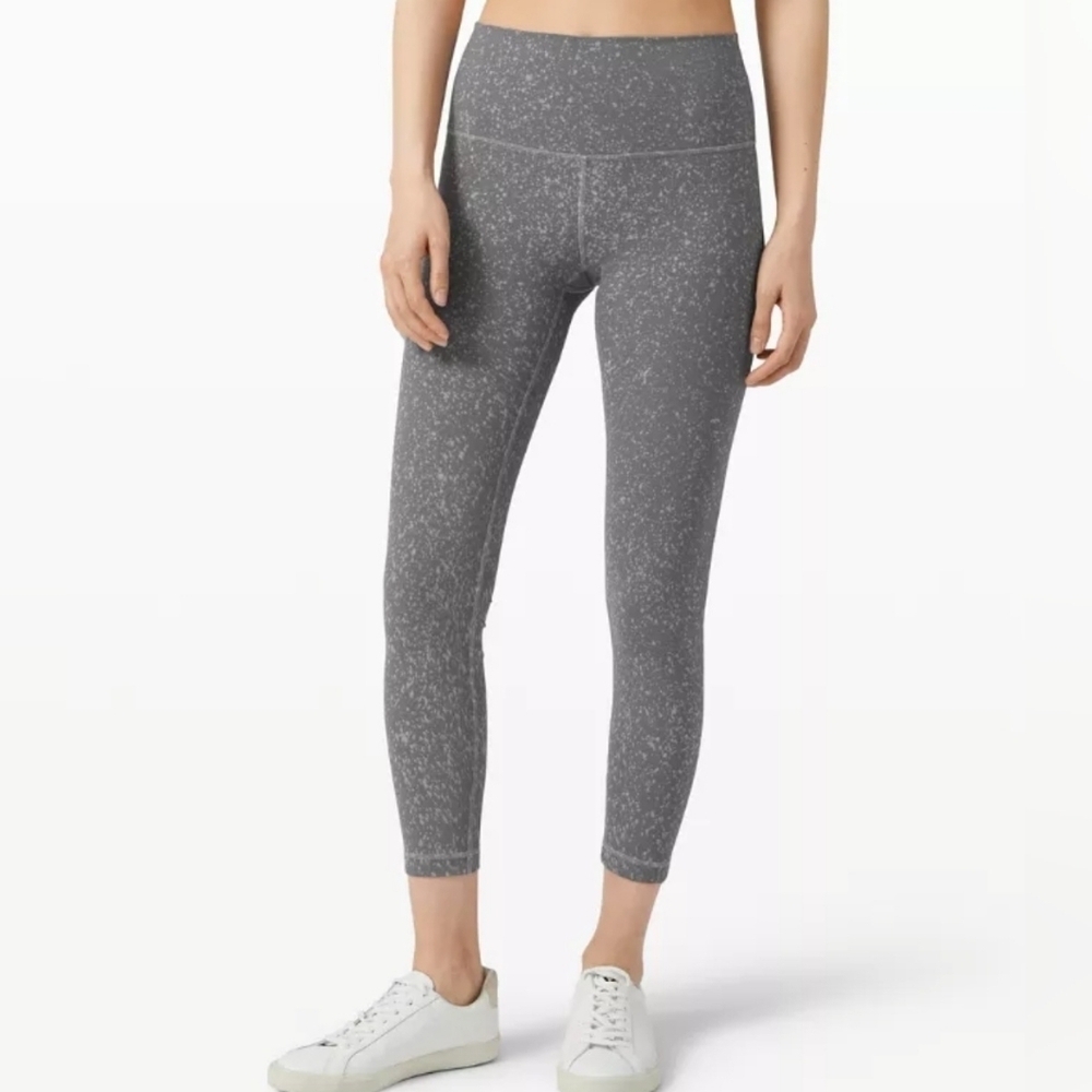 Lululemon Wunder sz 6  Under HR Tight 25"Spray Designed for Yoga & Athletic wear